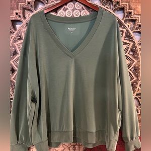 SOFT GREEN ATHLETA ACTIVEWEAR LONG SLEEVE TOP